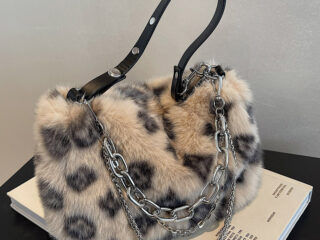 Γυναικεία Τσάντα Animal Print Βελούδινη με Αλυσίδες