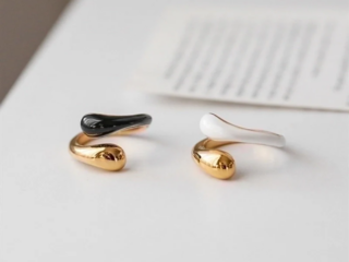 Γυναικείο Δαχτυλίδι Ατσάλινο με Μαύρη-Λευκή Επισμάλτωση