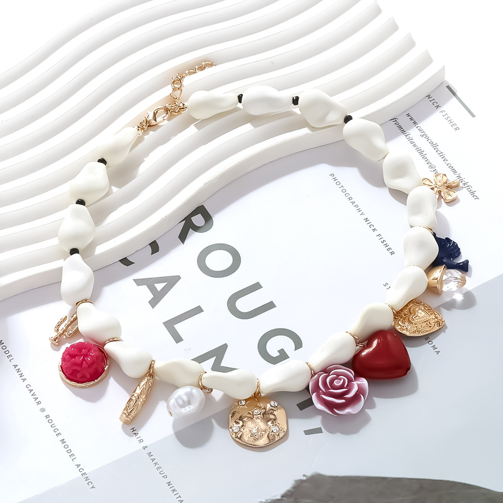 Γυναικείο Κολιέ Statement Romantic Vacation με Χάντρες και Charms Γυναικείο Κολιέ Statement Romantic Vacation με Χάντρες και Charms