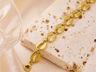 Γυναικείο Βραχιόλι Gold Shell από Ανοξείδωτο Ατσάλι Επιχρυσωμένο 18K