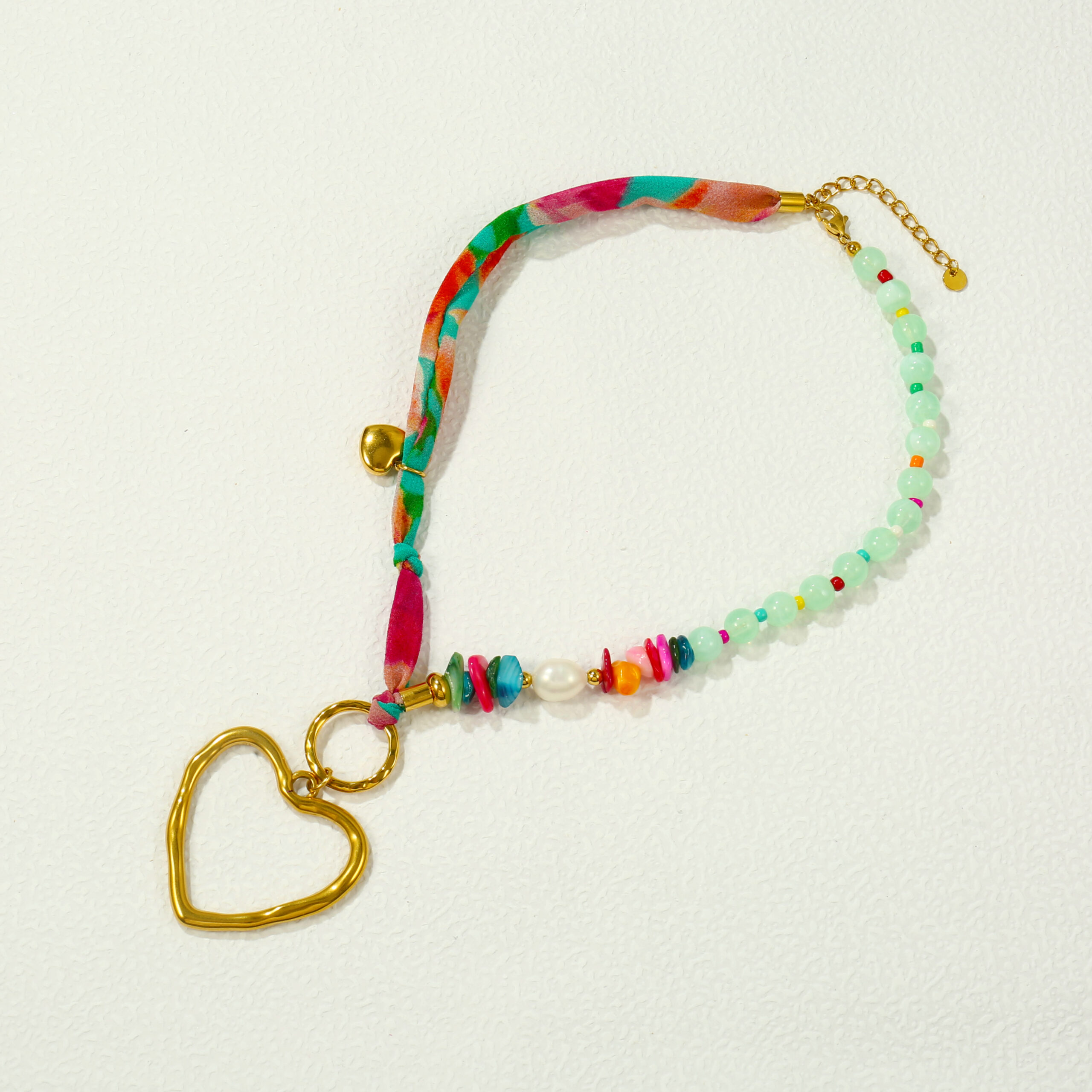 Γυναικείο Κολιέ Heart από Ανοξείδωτο Ατσάλι σε Colorful Μαντήλι με Πράσινες Χάντρες Γυναικείο Κολιέ Heart από Ανοξείδωτο Ατσάλι σε Colorful Μαντήλι με Πράσινες Χάντρες