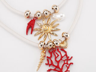 Γυναικείο Κολιέ Statement Red Coral Charms σε Λευκό Διπλό Κορδόνι