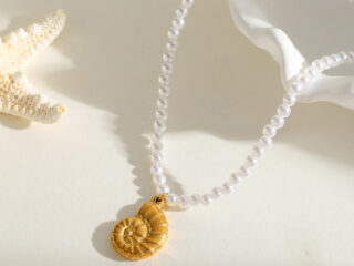 Γυναικείο Κολιέ Spiral Κοχύλι από Ανοξείδωτο Ατσάλι Επιχρυσωμένο 18K με Πέρλες