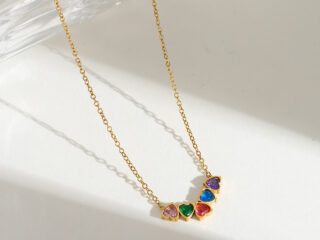 Γυναικείο Κολιέ Μικρές Καρδιές από Ανοξείδωτο Ατσάλι Επιχρυσωμένο 18Κ με Zircon