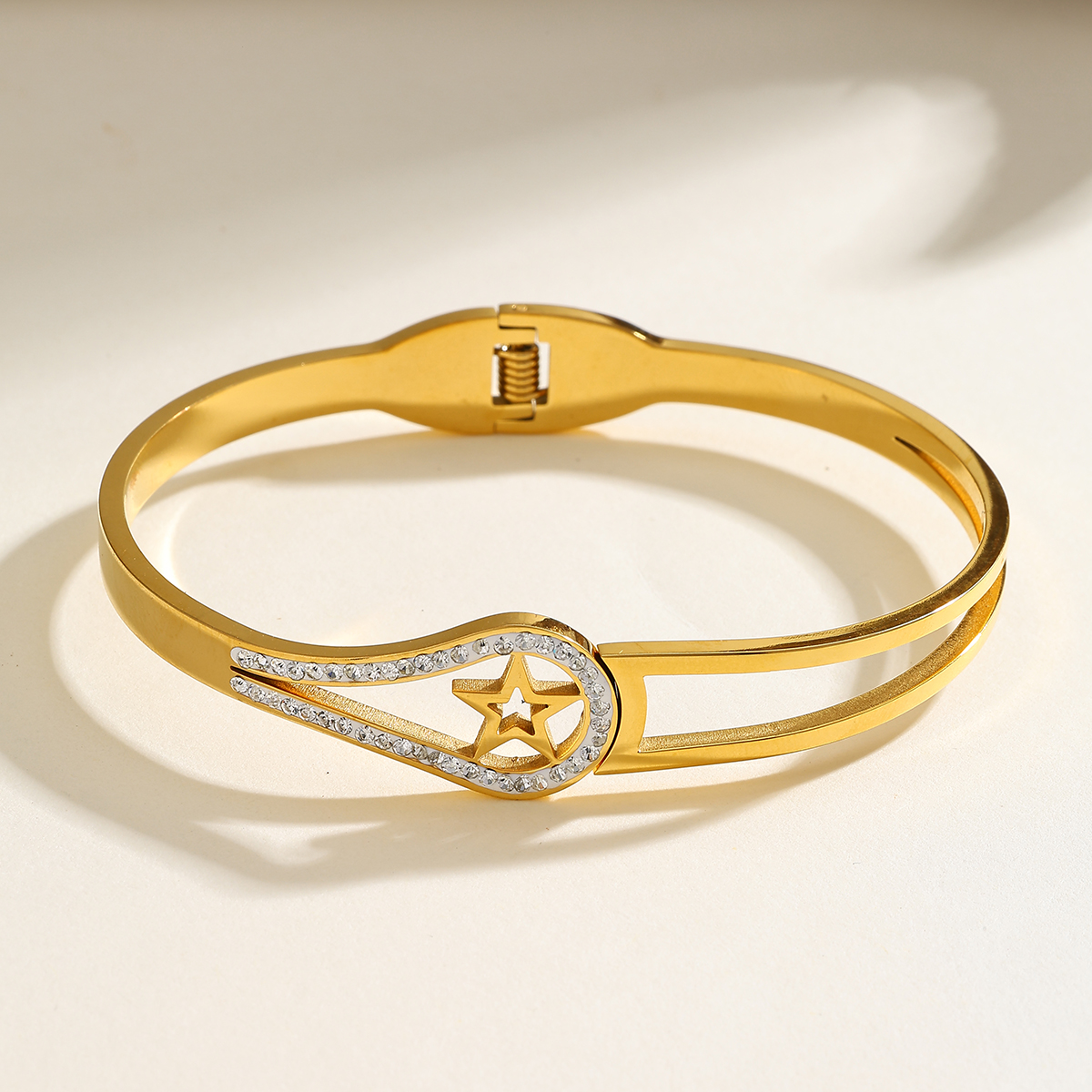 Γυναικείο Βραχιόλι Χειροπέδα Star από Ανοξείδωτο Ατσάλι Επιχρυσωμένο 18Κ με Zircon Γυναικείο Βραχιόλι Χειροπέδα Star από Ανοξείδωτο Ατσάλι Επιχρυσωμένο 18Κ με Zircon