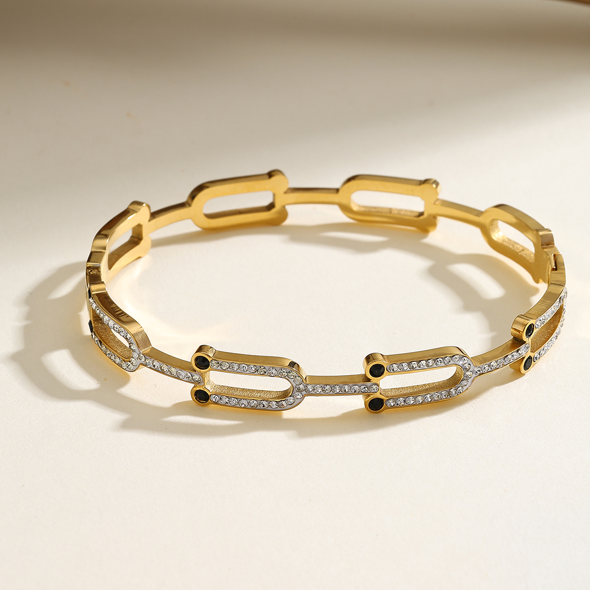 Γυναικείο Βραχιόλι Χειροπέδα Bold Elegance από Ανοξείδωτο Ατσάλι Επιχρυσωμένο 18Κ με Zircon Γυναικείο Βραχιόλι Χειροπέδα Bold Elegance από Ανοξείδωτο Ατσάλι Επιχρυσωμένο 18Κ με Zircon