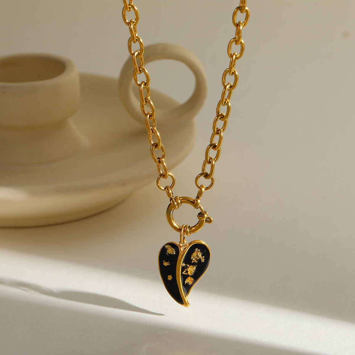 Γυναικείο Κολιέ Black & Gold Desire από Ανοξείδωτο Ατσάλι Επιχρυσωμένο 18Κ με Μαύρη Καρδιά Γυναικείο Κολιέ Black & Gold Desire από Ανοξείδωτο Ατσάλι Επιχρυσωμένο 18Κ με Μαύρη Καρδιά