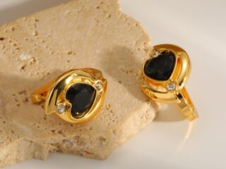 Γυναικεία Σκουλαρίκια Κρίκοι Crystal Heart Hoops από Ανοξείδωτο Ατσάλι Επιχρυσωμένα 18Κ με Μαύρο Zircon