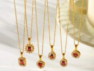 Γυναικείο Κολιέ Ruby Frame από Ανοξείδωτο Ατσάλι Επιχρυσωμένο 18Κ με Zircon