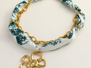 Γυναικείο Κολιέ Elowen Silk Floral Choker από Ανοξείδωτο Ατσάλι Επιχρυσωμένο 18Κ σε Υφασμάτινο Μαντήλι