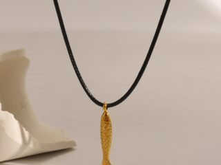 Γυναικείο Κολιέ Piscis Little Fish Cord Necklace από Ανοξείδωτο Ατσάλι σε Κοκκίνο και Μαύρο Κορδόνι με Ψαράκι