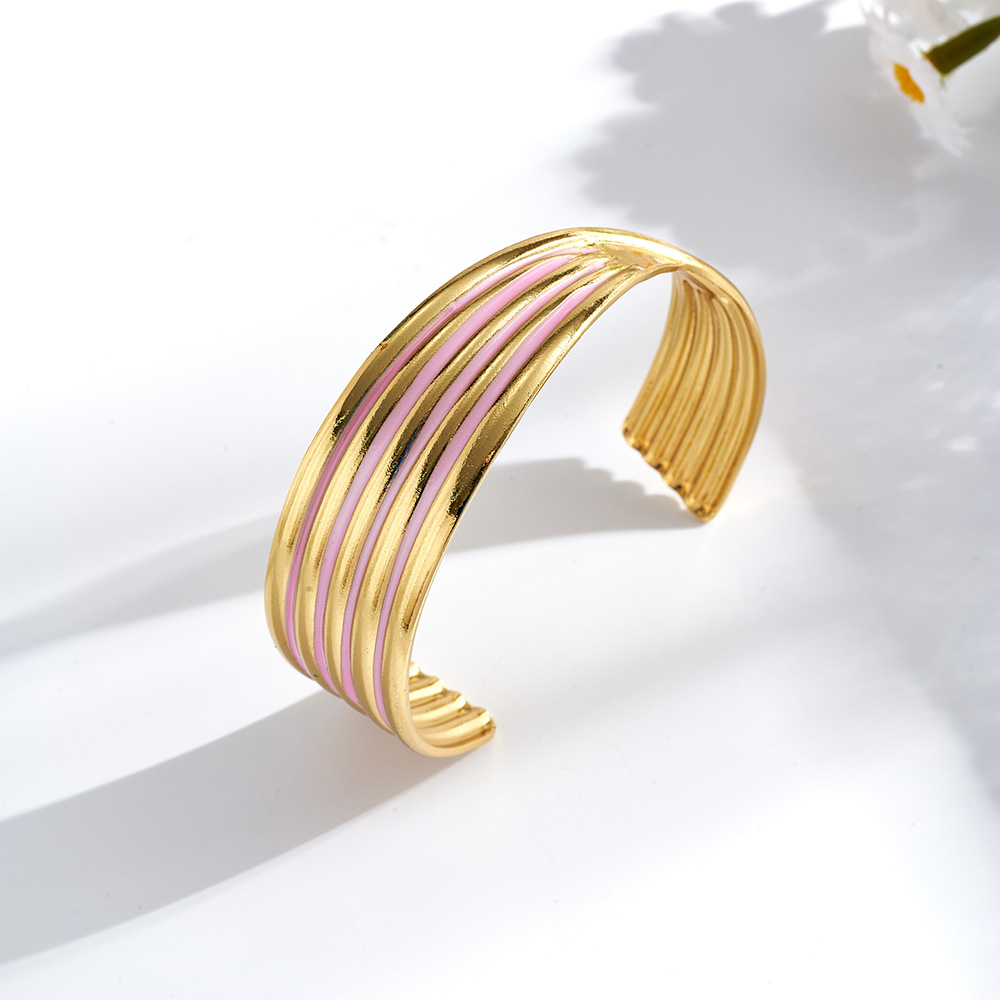 Γυναικείο Βραχιόλι Blush Glow Open Cuff από Ανοξείδωτο Ατσάλι με Ροζ Σμάλτο Γυναικείο Βραχιόλι Blush Glow Open Cuff από Ανοξείδωτο Ατσάλι με Ροζ Σμάλτο