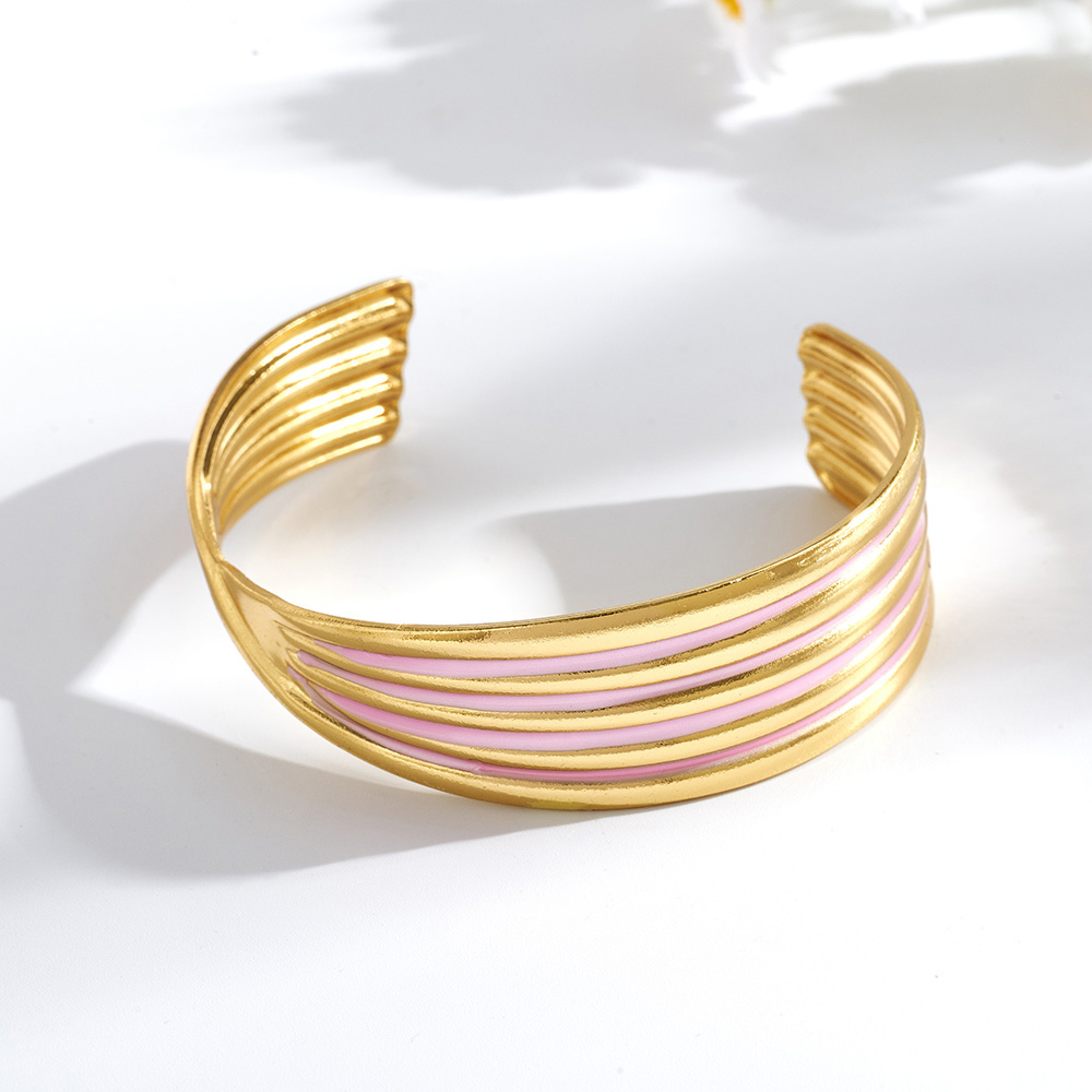 Γυναικείο Βραχιόλι Blush Glow Open Cuff από Ανοξείδωτο Ατσάλι με Ροζ Σμάλτο Γυναικείο Βραχιόλι Blush Glow Open Cuff από Ανοξείδωτο Ατσάλι με Ροζ Σμάλτο
