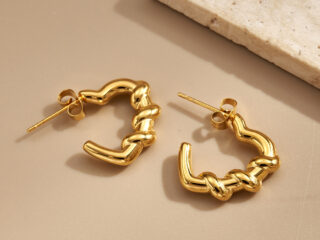 Γυναικεία Σκουλαρίκια Twisted Heart C-Hoops από Ανοξείδωτο Ατσάλι