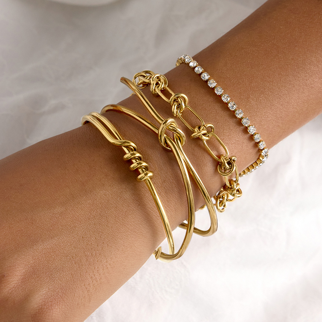 Γυναικείο Βραχιόλι Spiral Eternity Open Cuff από Ανοξείδωτο Ατσάλι Επιχρυσωμένο 18Κ Ανοιχτού Τύπου Γυναικείο Βραχιόλι Spiral Eternity Open Cuff από Ανοξείδωτο Ατσάλι Επιχρυσωμένο 18Κ Ανοιχτού Τύπου