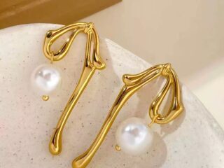 Γυναικεία Σκουλαρίκια Κρίκοι Golden Bow & Pearl από Ανοξείδωτο Ατσάλι Επιχρυσωμένα 18Κ με Πέρλα