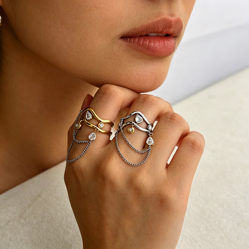 Γυναικείο Δαχτυλίδι Drape & Glow Zirconia Chain Ring από Ανοξείδωτο Ατσάλι Επιχρυσωμένο 18Κ Προσαρμόσιμο Γυναικείο Δαχτυλίδι Drape & Glow Zirconia Chain Ring από Ανοξείδωτο Ατσάλι Επιχρυσωμένο 18Κ Προσαρμόσιμο